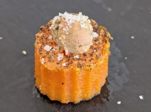 Cannelé salé et sa quenelle