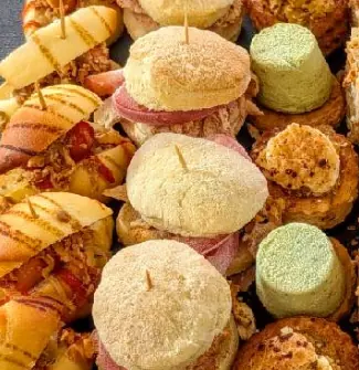 Mini-burgers et bouchées