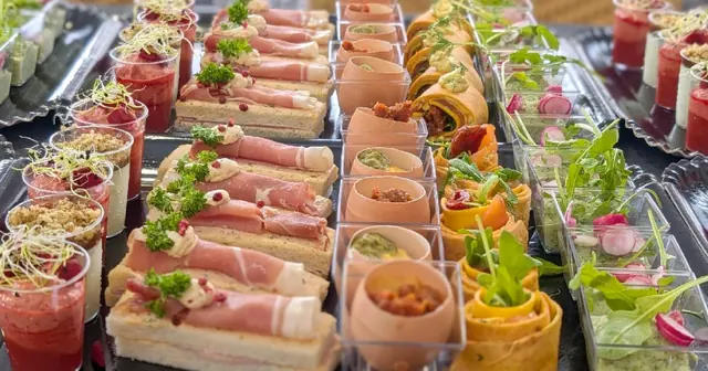 Canapés au jambon cru
