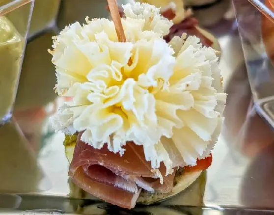 Jambon cru et fleur de tête de moine