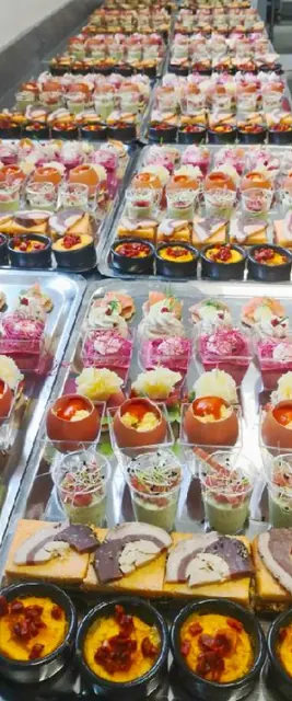 Plateaux pour une grande réception