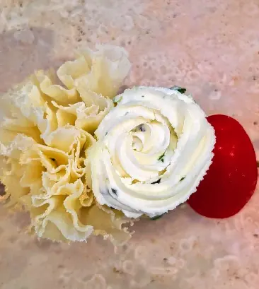 Rosace de chèvre et tête de moine